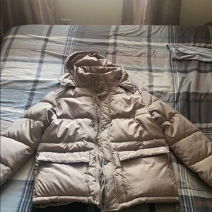 Great condition puffer jacket. Worn only once.